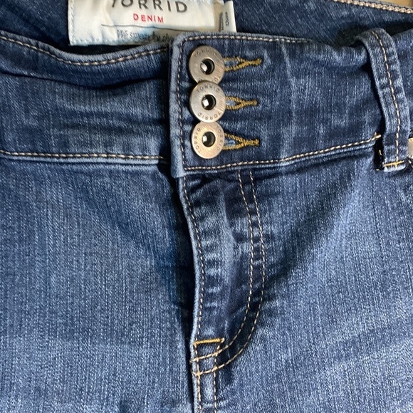 Torrid Jegging 16R – Medium Wash Skinny Stretch Denim Plus Size Comfort Fit Pant - Picture 6 of 11